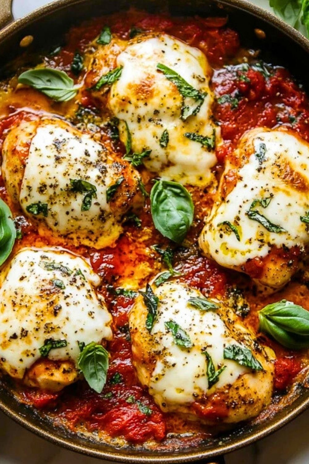 Easy One Pan Mozzarella Chicken Recipe