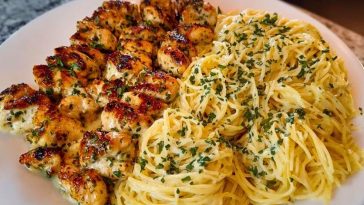 Creamy Garlic Parmesan Chicken with Cheesy Spaghetti 1