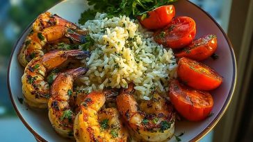 Delicious Creamy Garlic Butter Shrimp Bowl Recipe with Herb Rice