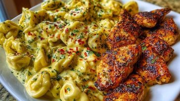 Spicy Garlic Chicken Tortellini in Cheesy Alfredo Cream