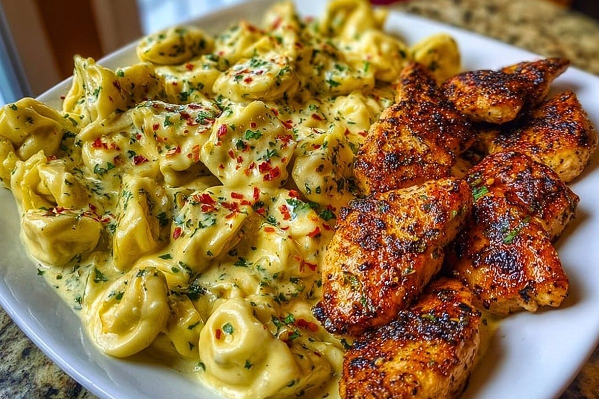Spicy Garlic Chicken Tortellini in Cheesy Alfredo Cream