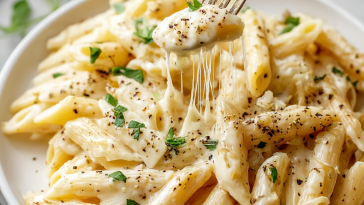 Creamy Garlic Penne Pasta