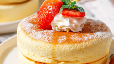 Jiggly Japanese Soufflé Pancakes