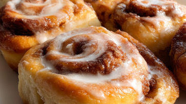 Easy Bisquick Cinnamon Rolls